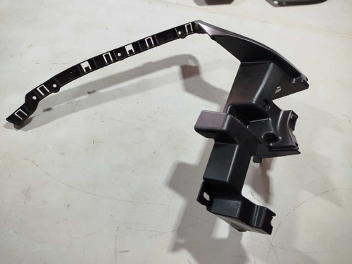 Guia suporte Parachoque traseiro esquerdo Fiat Toro 2020 (ID:1503)