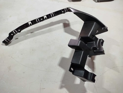 Guia suporte Parachoque traseiro esquerdo Fiat Toro 2020 (ID:1503)