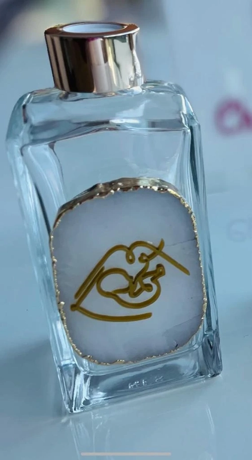 vidro difusor com logo em pedra natural - Logo alto relevo inicial ou desenho