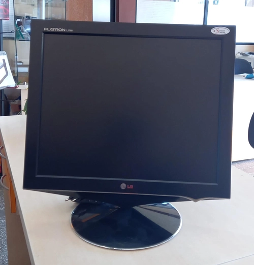 Monitor 17 Vga - L1760TQ-BF - com fonte e Sem vga - Usado - LG