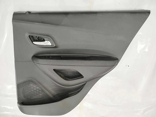 FORRO DA PORTA TRASEIRA CHEVROLET  TRACKER 1.4 2019 LD (18701)