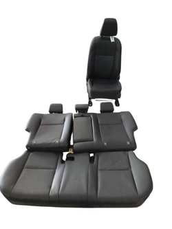 Jogo de bancos couro incompleto(falta banco dianteiro LD)TOYOTA COROLLA XEI 2.0 2018/2019 (ID:1293)