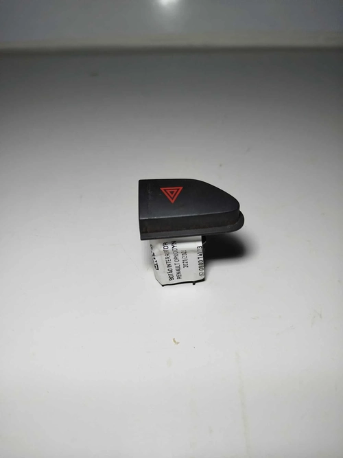 BOTÃO INTERRUPTOR PISCA ALERTA OROCH DYN 1.6 SCE 2022 (id:5738)