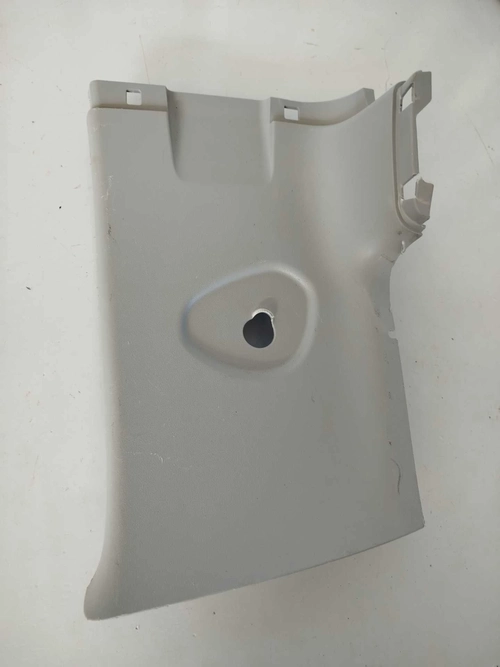 Acabamento Coluna Superior tras L.e Toyota Hilux 2015 (id:18459)