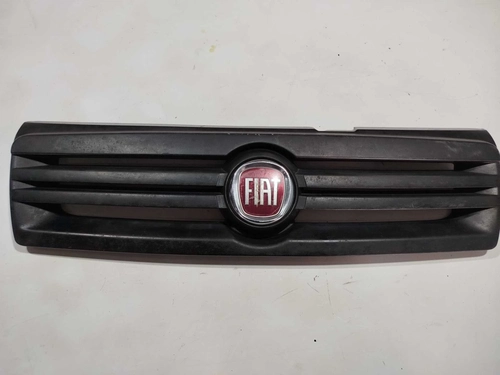 Grade frontal radiador Fiat Uno 2012 (ID:557)