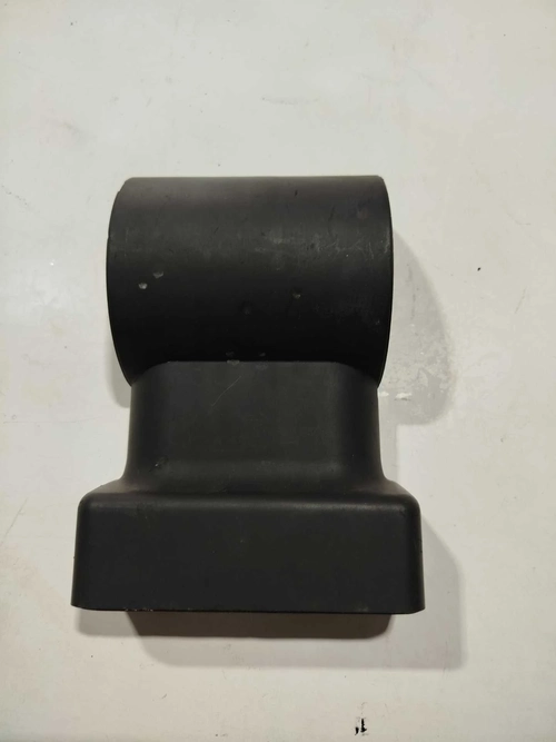 Moldura acabamento traseiro apoio de braço Audi A3 2006 (ID:104)