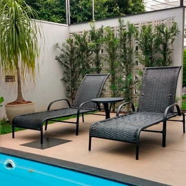 Espreguiçadeiras Maragogi fibra sintética Alumínio Epóxi e Mesa centro Caribe (Kit)