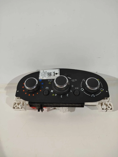 COMANDO DO AR CONDICIONADO OROCH DYN 1.6 SCE 2022 (Id:5720)