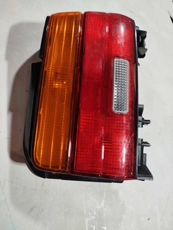 Lanterna traseira direita Toyota Corolla 1995 (ID:1737)