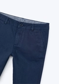 Calça Chino em Sarja Marinho Hering - Masculina