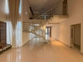 Casa à venda no Alphaville Londrina 2 com 240m², 3 suítes, piscina e área gourmet em condomínio fechado de alto padrão