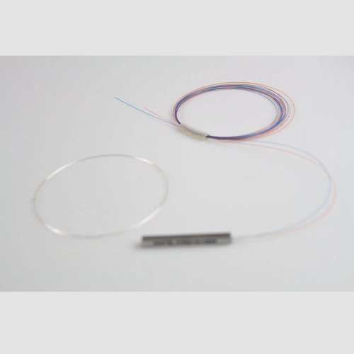 Cabo Optico Splitter Evus Opf-plc1x2-nc250 Plc 1x2 Nc 1,5m G657a1