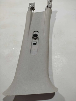 Acabamento coluna cinto LD Fiat Punto 2013 (ID:550)