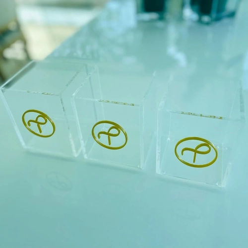 porta canetas - Logo alto relevo inicial ou desenho