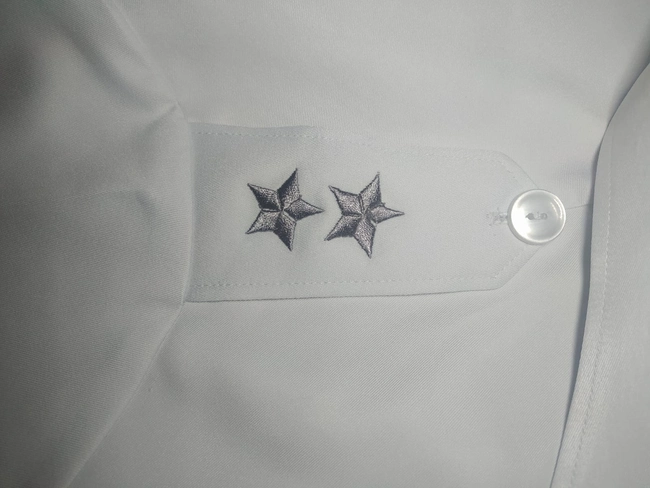 Serviço de Costura Aplicação Lapela Saúde com Bordado  1º Tentente (Par)