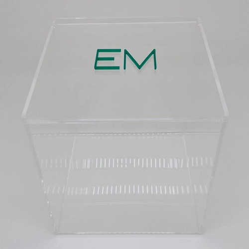 Caixa Seringas da semana - Logo alto relevo inicial ou desenho