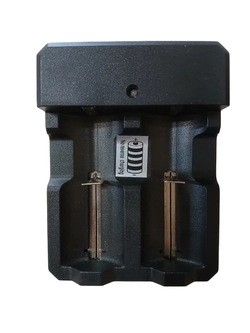Carregador de Pilhas/baterias Universal 4.2V - Genérica (U)