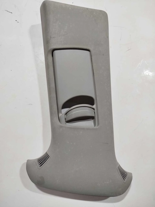 Moldura coluna lado esquerdo do cinto central Audi a3 2006 (ID:90)