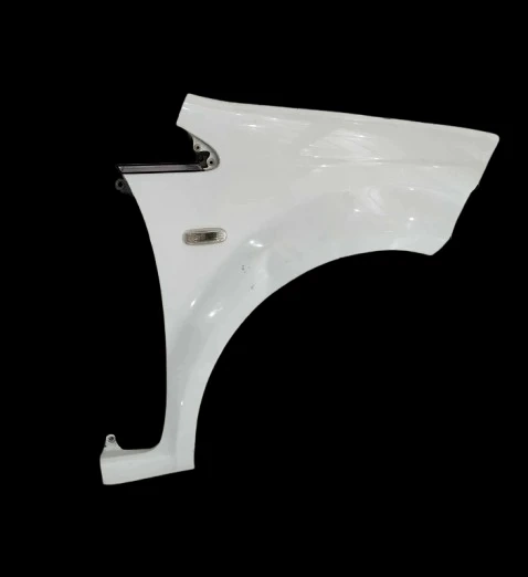 Paralama direito Fiat Linea 2012 (ID:3322)