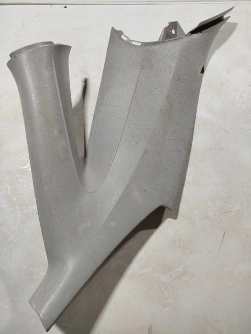 Revestimento coluna TRAS. LE Ford Focus 2001/2007 (ID:1675)