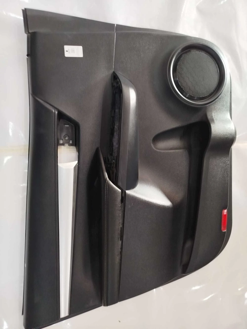 FORRO PORTA DIANTEIRO HILUX 2020 LE (ID:8378)