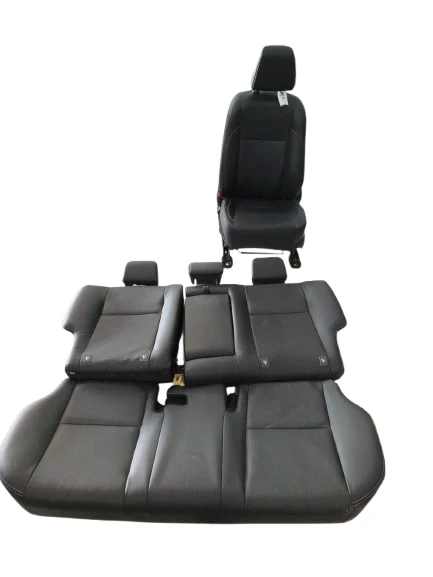 Jogo de bancos couro incompleto(falta banco dianteiro LD)TOYOTA COROLLA XEI 2.0 2018/2019 (ID:1293)