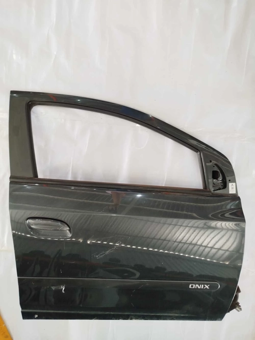 PORTA DIANTEIRA LD  ONIX LTZ AT6 1.4 ECO 2017 (id:7530)