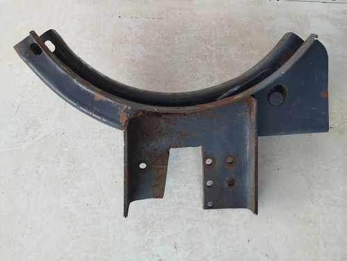 Suporte tanque combustível redondo c/ detalhe SCANIA (ID:3912)