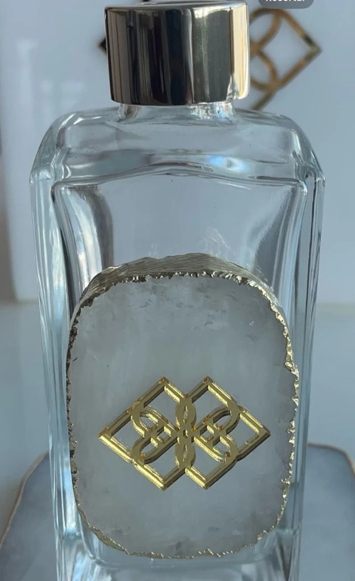 vidro difusor com logo em pedra natural - Logo alto relevo inicial ou desenho