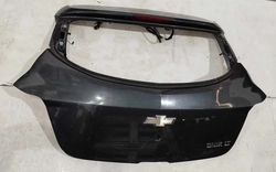 Tampa traseira porta malas GM Onix LT 2016 (ID:2739)