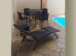 Conjunto Natal Completo Acompanha  4 cadeiras + base de mesa + tampo de aluminio + 1 espreguiçadeiras + mesa lateral + ombrelone lateral de madeira !