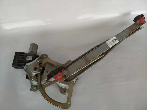 MAQUINA VIDRO DIANTEIRO TOYOTA HILUX 2015 LE (ID:0365)