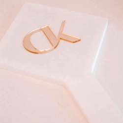 Espelho Branco M - Logo alto relevo inicial ou desenho