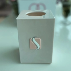 Lixeira de mesa acrílico madrepérola - Logo alto relevo inicial ou desenho