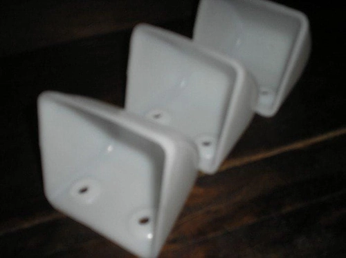 CANECAS DE PLASTICO P/CORREIA TRANSPORTADORA 14,5CMT X 12,5CMT X 8,5CMT. MOD.04