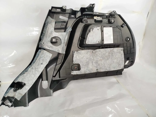 ACABAMENTO LATERAL PORTA MALAS CHEVROLET TRACKER 1.4 2019 LE (ID:18723)