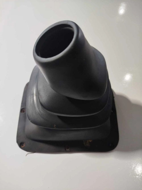 COIFA DA ALAVANCA DE CAMBIO DA S10/BLAZER 1995/2011 (ID:3617)