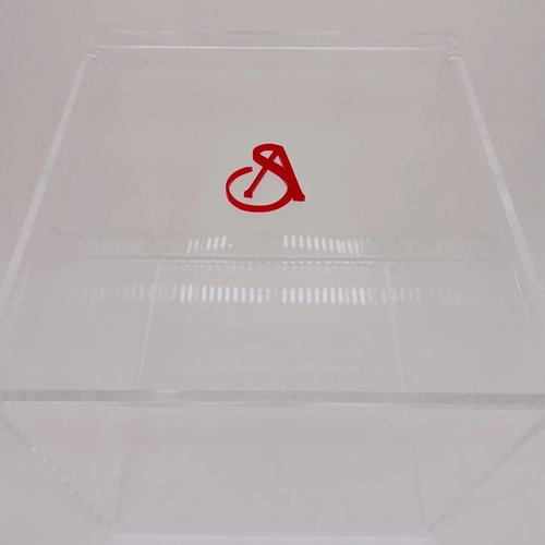 Caixa Seringas da semana - Logo alto relevo inicial ou desenho