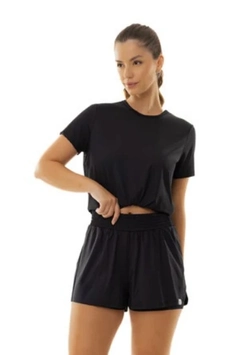 SHORT DUPLO LIGHT UV COM BOLSO INTERNO  ESTILO DO CORPO