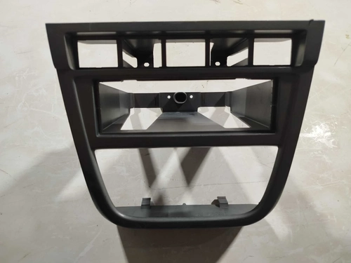 Moldura central painel vw Saveiro G5 2012 (ID:1378)