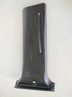 Acabamento Coluna Inferior Direita Toyota Hilux 2017 (id:18778)