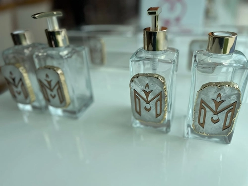 Vidro com valvula e logo em pedra natural - Logo alto relevo inicial ou desenho