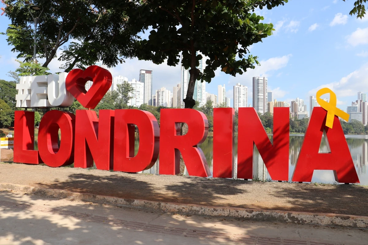 Uma plataforma de e-commerce ajudando empreendedores de Londrina a criar suas lojas virtuais.