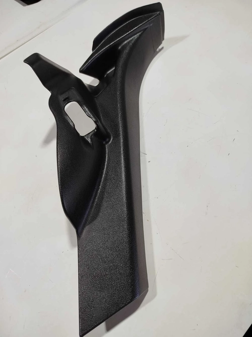 Acabamento soleira caixa roda traseira direita GM Astra 2011 (ID:407)