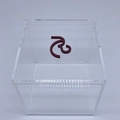 Caixa Cubo - Logo alto relevo inicial ou desenho