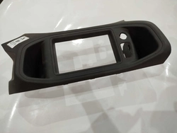 MOLDURA PAINEL CENTRAL MULTIMIDIA ONIX LTZ AT6 1.4 ECO 2017 (id:7567)