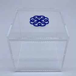 Caixa Cubo - Logo alto relevo inicial ou desenho