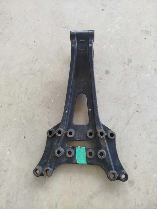 Cavalete central traseiro Mercedes Benz axor 2544 2014 (id:8329)