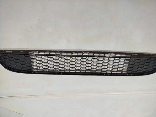 Grade tela para-choque dianteiro inferior uno 2015 (ID:520)