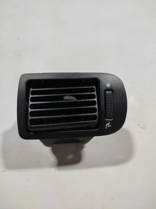 Moldura difusor de ar lado esquerdo Palio 2002 (ID:377)